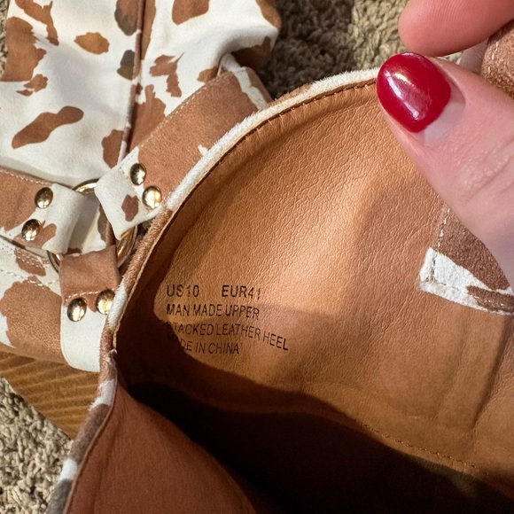 ARiderGirl Evon Women’s Knee-High pointed Toe Pull Up Metal Buckle Boot - Picture 4 of 8